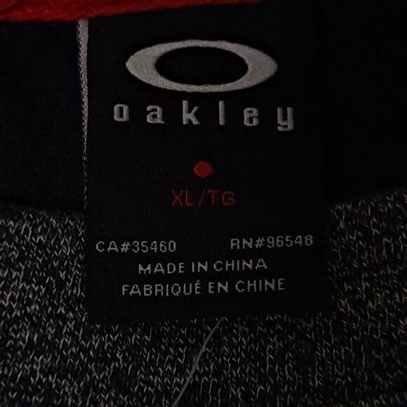 Oakley Mens Athletic Top NWT - Picture 8 of 9